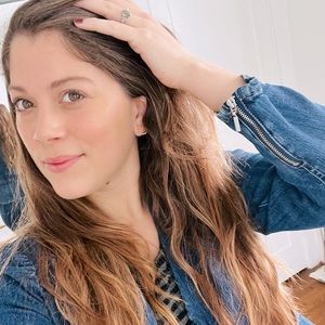 Meet your Posher, Claire